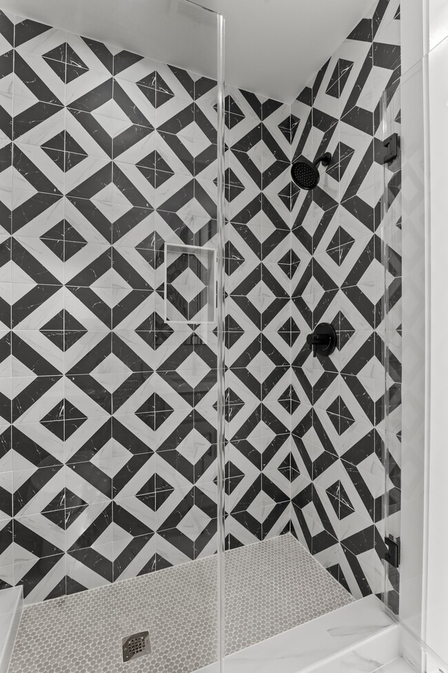 Building Photo - 3112 Live Oak St