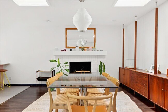 Building Photo - 705 Battle Bend Blvd