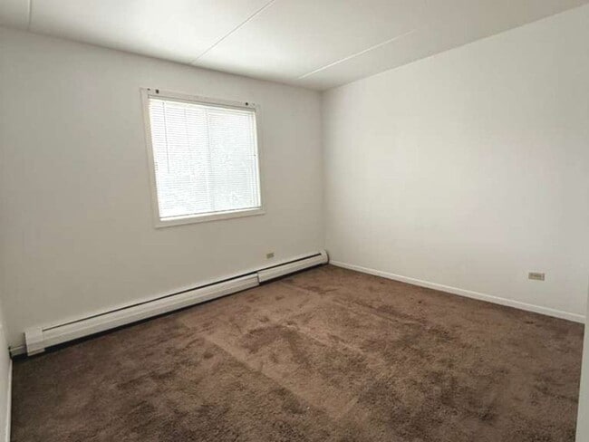 Building Photo - 8108 Waterbury Ct