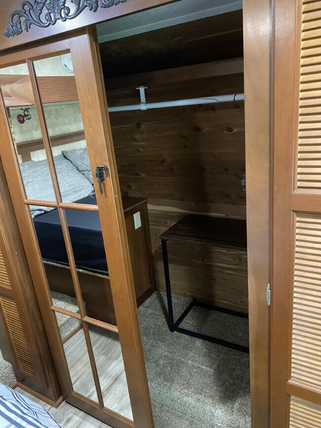 Building Photo - Cozy Retreat in St. Cloud: Your Next Serene Getaway Awaits!