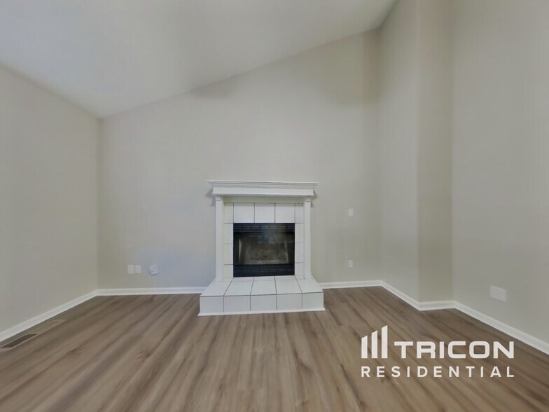 Building Photo - 8835 NE 73rd Ct