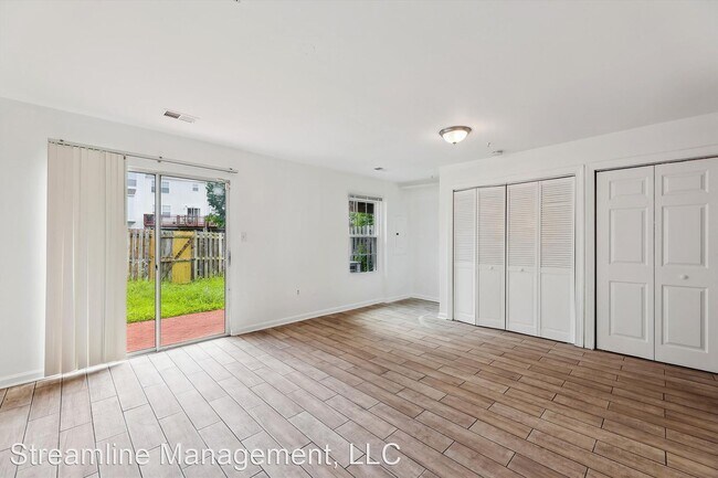 Building Photo - 4 br, 2.5 bath House - 7007 Onyx Ct.
