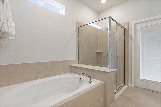Building Photo - 2217 Lelani Cir