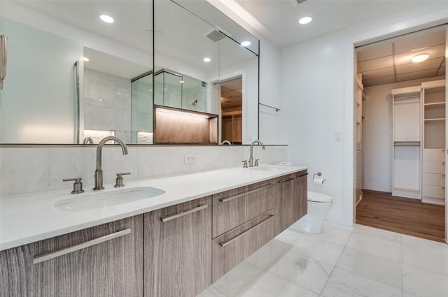 Building Photo - 3130 N Harwood St