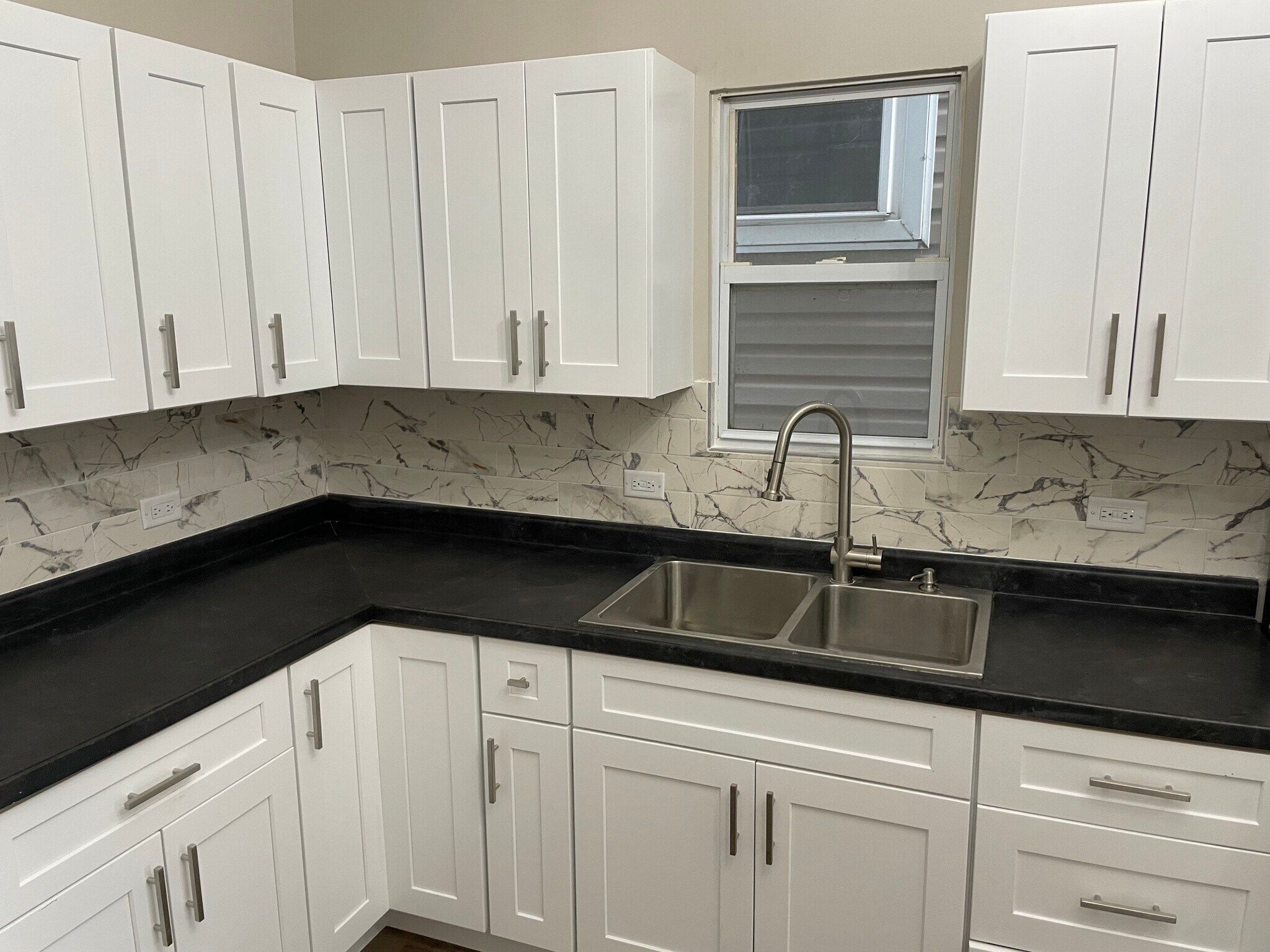 Building Photo - 4407 S Wallace St