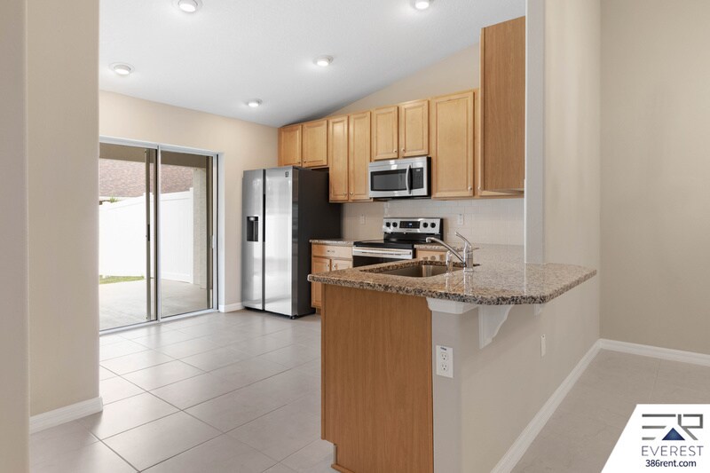 Building Photo - 16 Squanto Pl