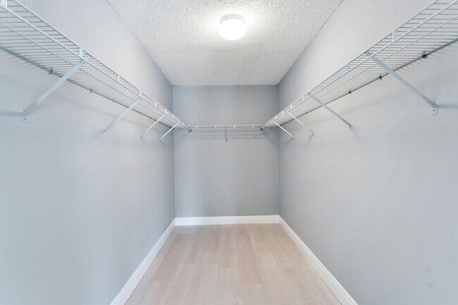 Building Photo - 1248 Lake Breeze Dr
