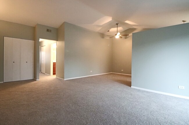Building Photo - 1520 Commodore Ln