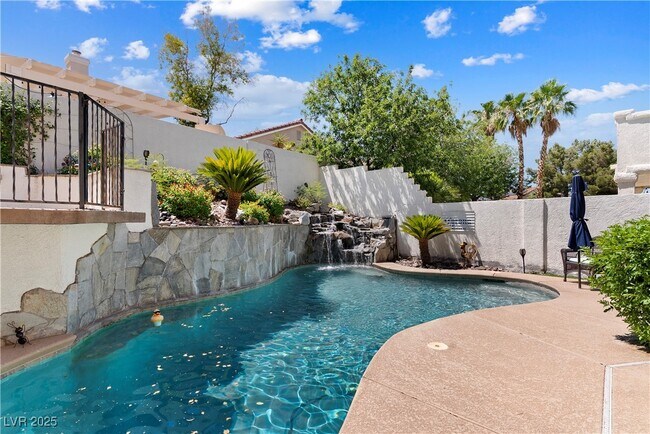 Building Photo - 1870 Desert Forest Way