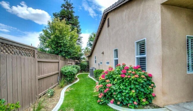 Building Photo - Welcome to the prestigious gated community...