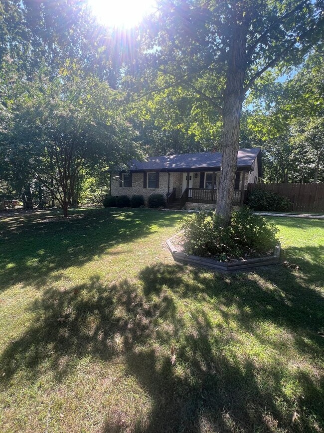 Building Photo - 3 Bedroom House in Rustburg