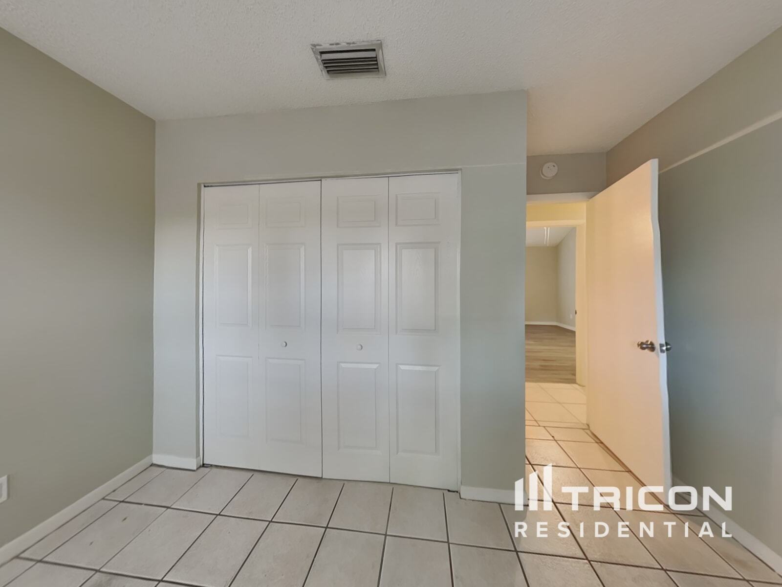 Building Photo - 3206 Shady Glen Cir