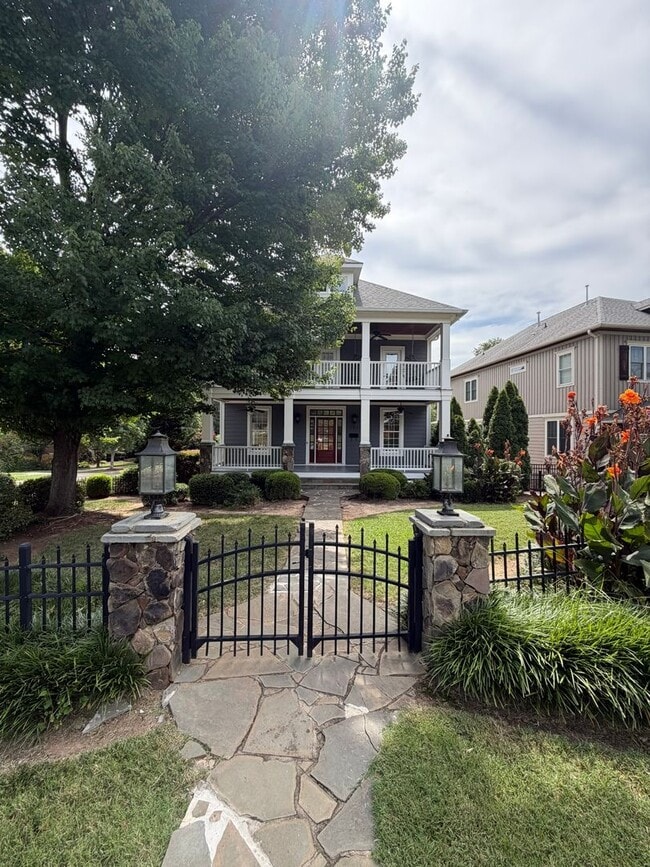 Building Photo - Spacious~Charming~Dilworth! 3800 SF 4 Beds 3.5 Baths