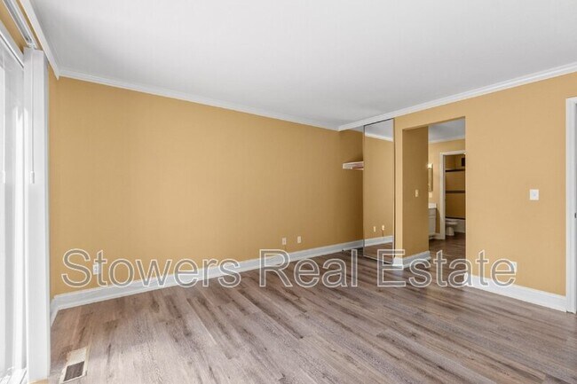 Building Photo - 1825 N Forest Hill Pl