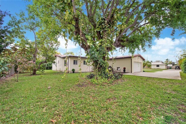 Building Photo - Beautiful home in quiet neighborhood