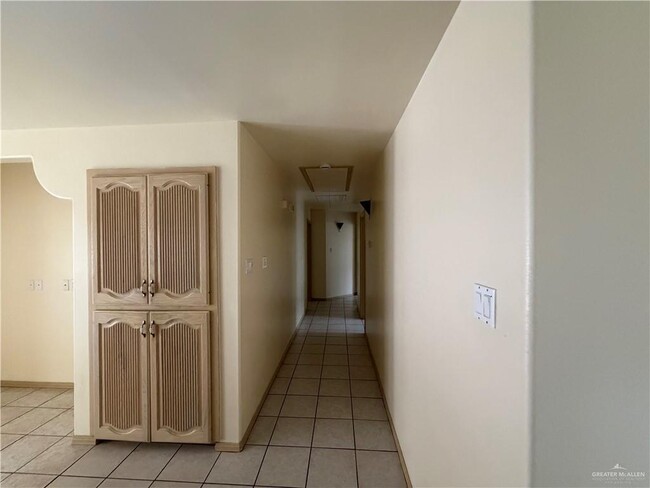 Building Photo - 25 N 7th St