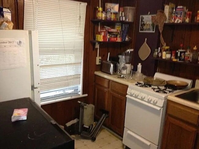 Building Photo - 2 bedroom 2 bath house near UF