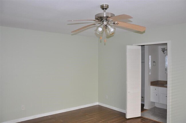 Building Photo - 5519 Caversham Dr