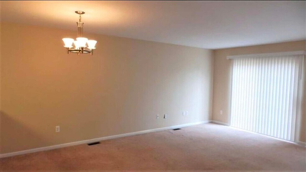 Building Photo - 9026 Newport Way