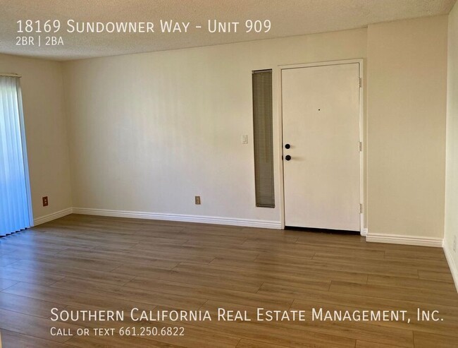 Building Photo - Two Bedroom Condo in Canyon Country