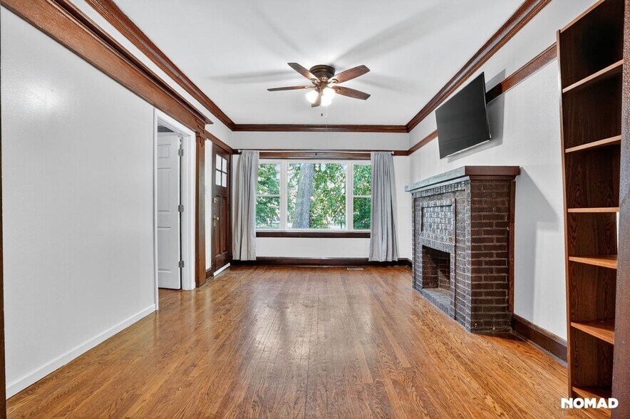 Building Photo - 2332 S Marshall Blvd