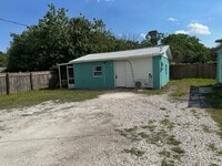 Building Photo - 330 Palm Ave