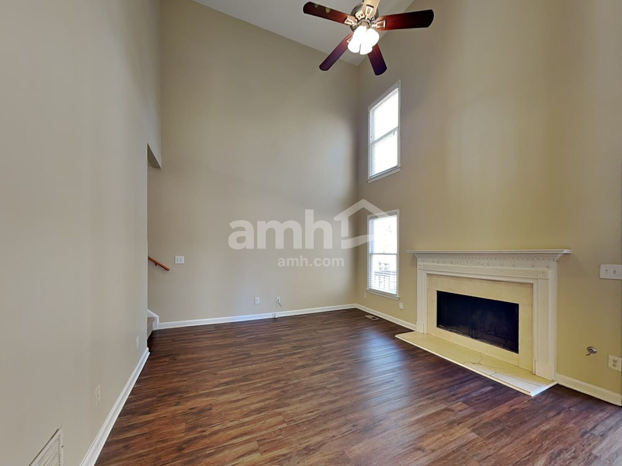 Building Photo - 3305 Maple Terrace Dr