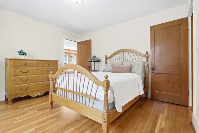 Building Photo - 131 Highland Ave