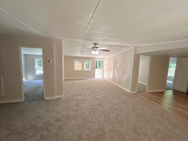 Building Photo - 415 Old Statesville Rd