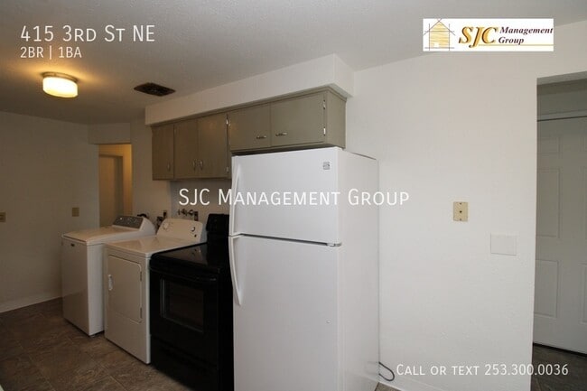 Building Photo - 415 3rd St NE