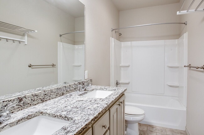 Building Photo - Beautiful Home in Cambridge Way