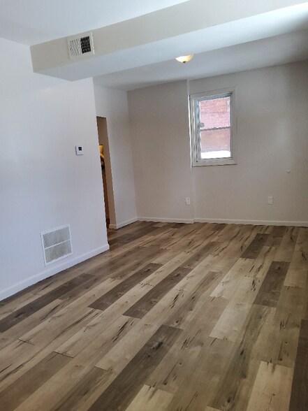 Building Photo - 28 Vineyard Ave