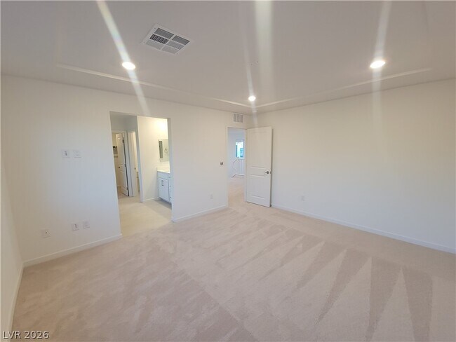 Building Photo - 2724 Sweeping Palm Rd