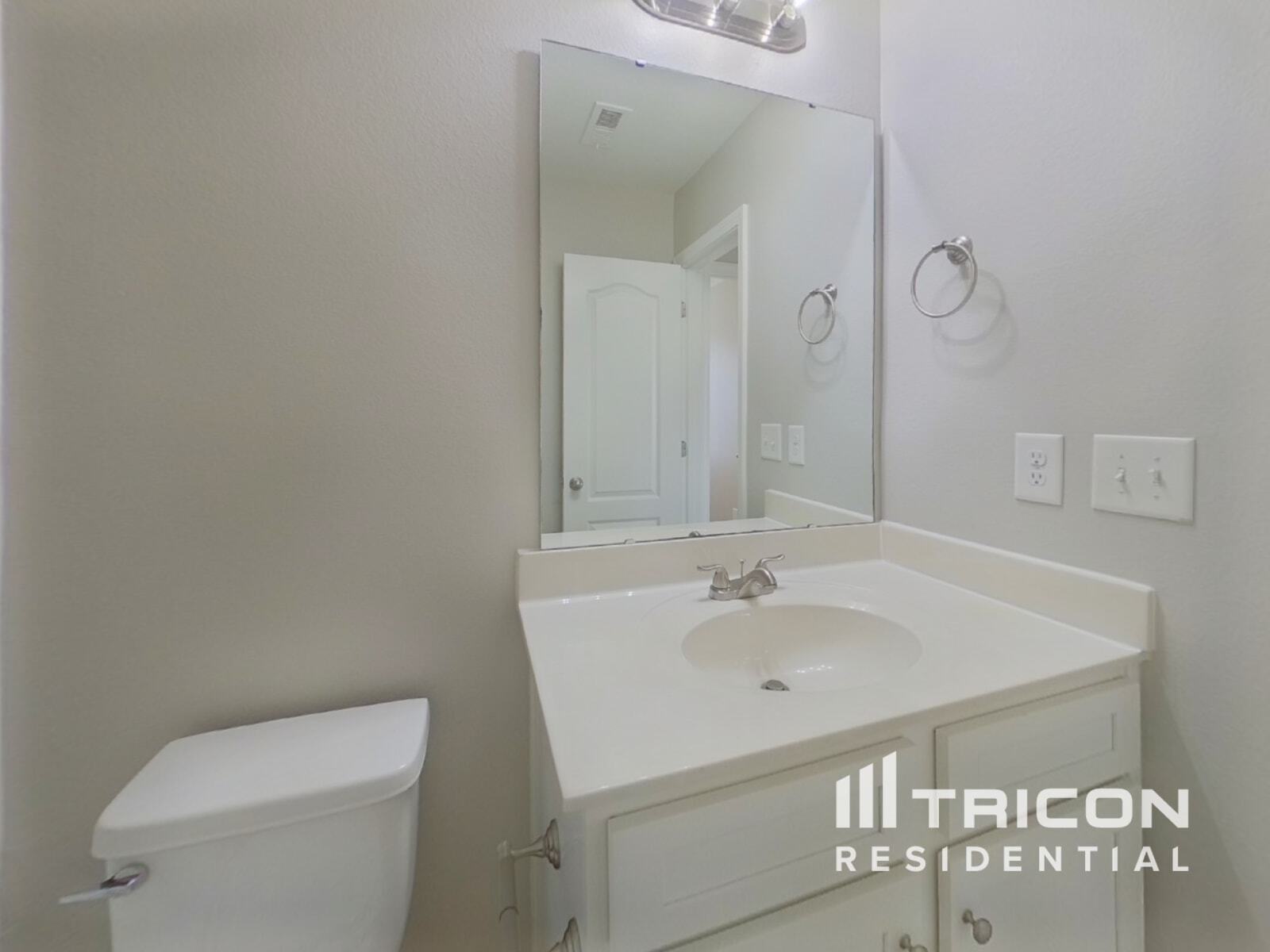 Building Photo - 6035 Loy Ct