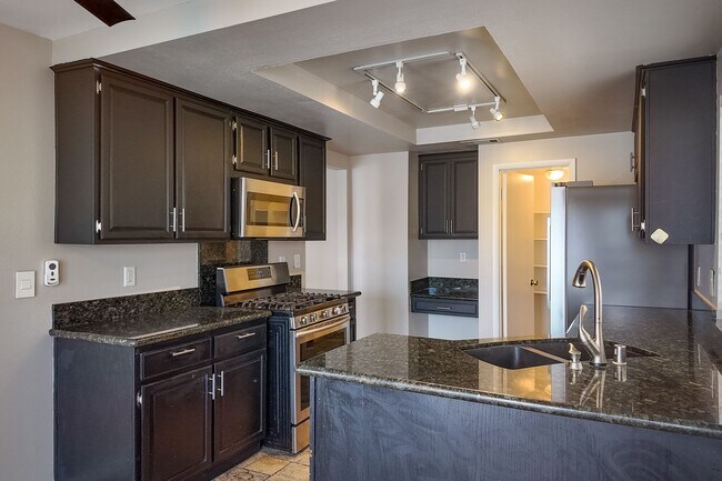 Building Photo - Modern Comfort with Pool & Spa in The Lakes – Solar Equipped Home