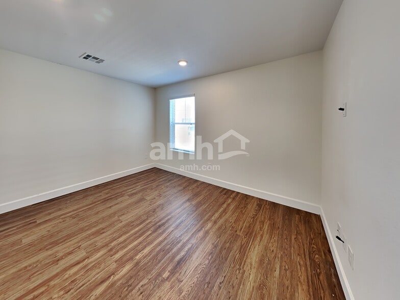 Building Photo - 8186 Inhibition Ct