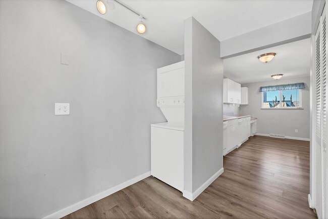 Building Photo - Stunning 3 bedroom home