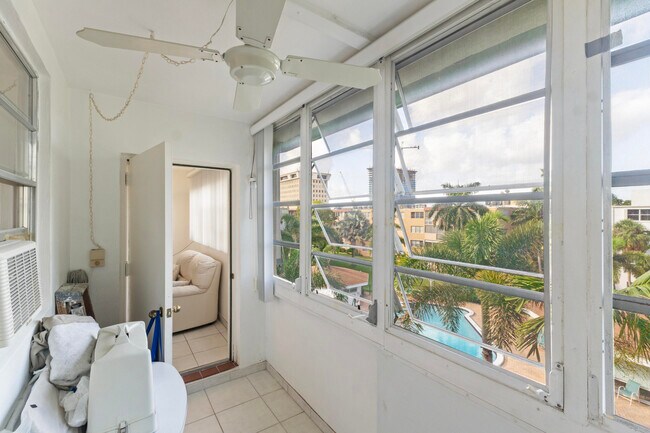 Building Photo - 1333 E Hallandale Beach Blvd