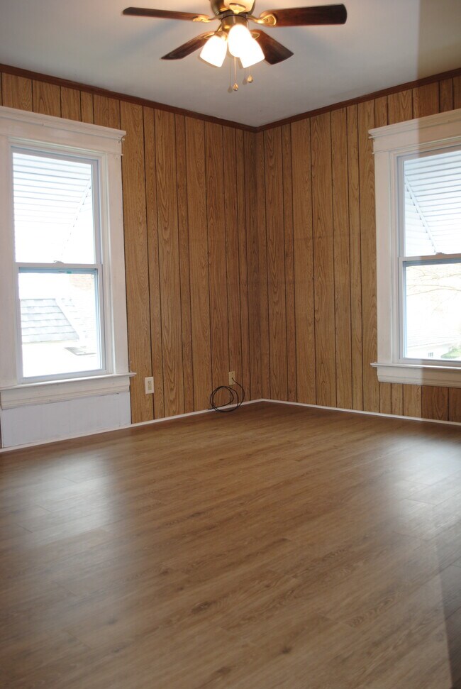 Building Photo - 100 Morris Ave