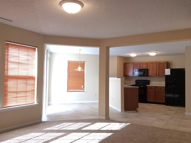 Building Photo - 10813 Miller Drive