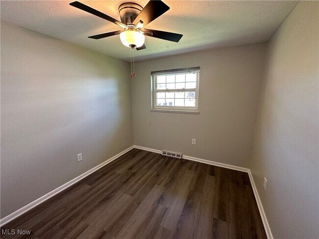 Building Photo - 31624 N Marginal Dr