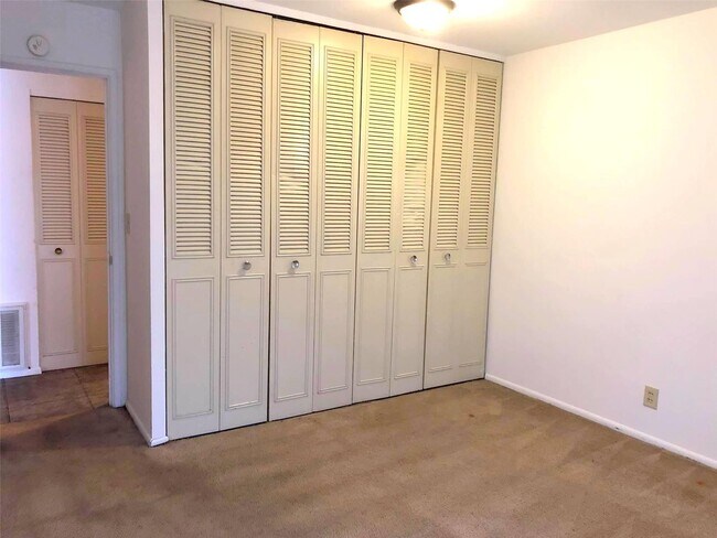 Building Photo - 229 S Church St