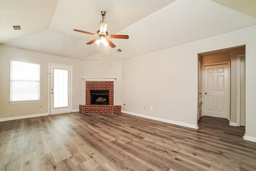 Building Photo - 4078 Shadow Glen Dr