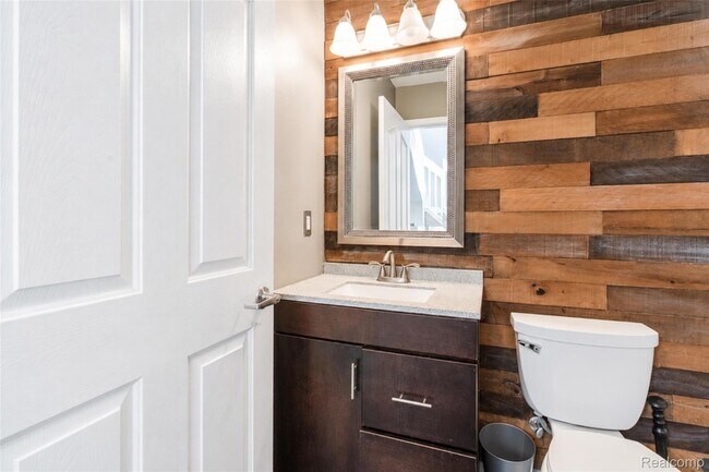 Building Photo - 22733 Coachlight Cir