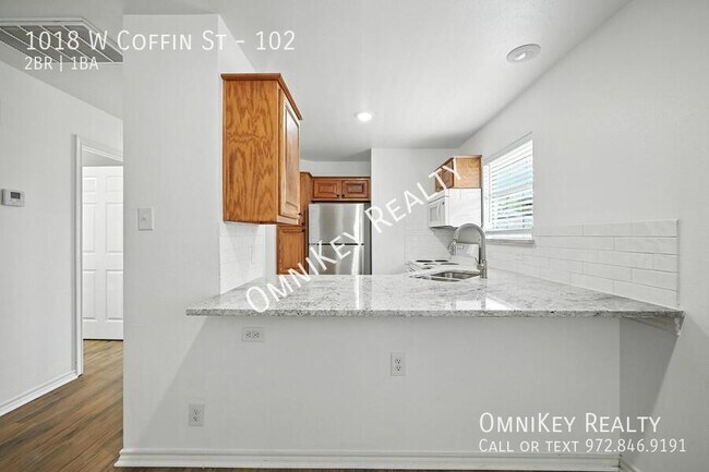 Building Photo - 1018 W Coffin St