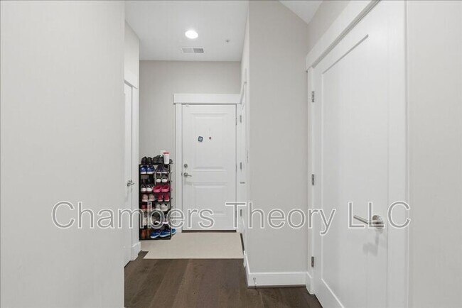 Building Photo - 42392 Soave Dr