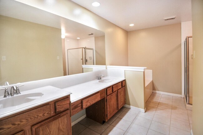 Building Photo - 7703 Hayward Ct