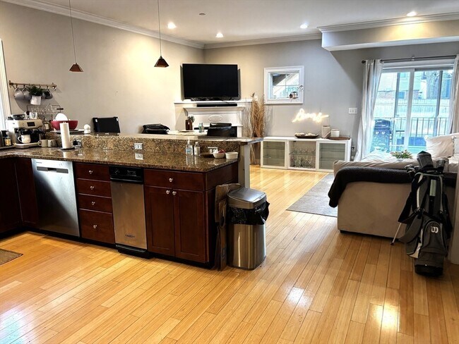 Building Photo - 18 Knowlton St