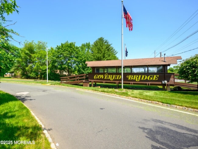 Building Photo - 60 Amberly Dr