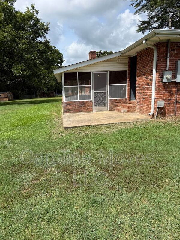 Building Photo - 107 Bismark Dr